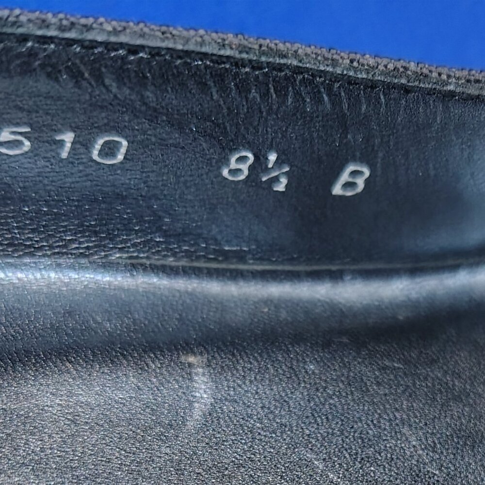 Stuart Weitzman Heel Pump - Picture 2 of 13